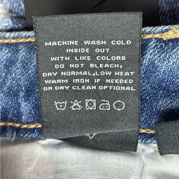 NWT Vervet Distressed Cropped Boyfriend Jeans Size 28 - Picture 10 of 10